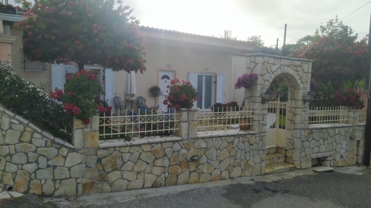 Summer Village House Popi Kanakádes Zewnętrze zdjęcie
